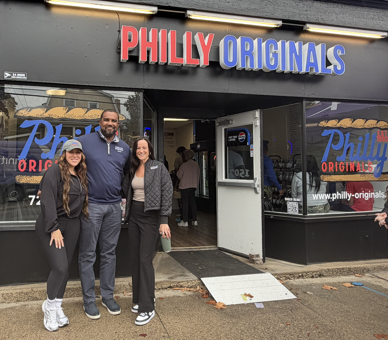 Crowds gathered in Ambridge as Philly Originals and Comcast Business celebrated the restaurant’s new location and digital transformation with 100+ free cheesesteaks, on Comcast.
